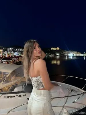 Evachains OnlyFans Leaked Free Thumbnail Picture - #9Awrq0v1os