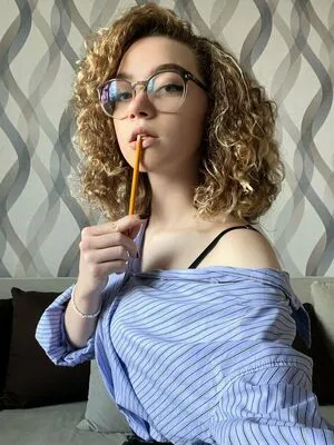 Evacurlysue OnlyFans Leaked Free Thumbnail Picture - #0adAvxbyu4