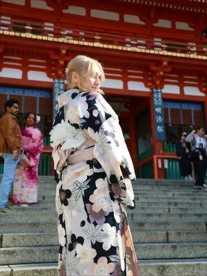 Evahakalba OnlyFans Leaked Free Thumbnail Picture - #dlP2VtdE05