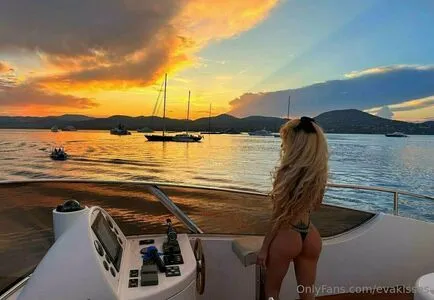 Evakisses OnlyFans Leaked Free Thumbnail Picture - #ZycvYYWiiV