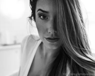 Evalovia OnlyFans Leaked Free Thumbnail Picture - #DXwmxh8jkt