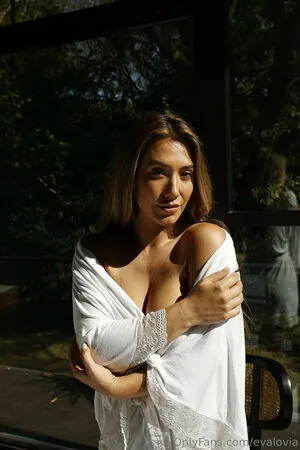 Evalovia OnlyFans Leaked Free Thumbnail Picture - #xi4d2eVVYn