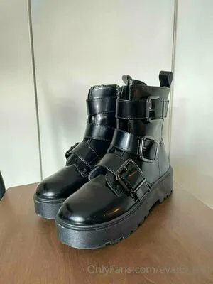 Evans Feet OnlyFans Leaked Free Thumbnail Picture - #h7TsJxyYYz