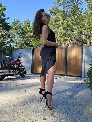 Evanylonova OnlyFans Leaked Free Thumbnail Picture - #IWTR4zyo3x