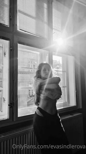 Evasindlerova OnlyFans Leaked Free Thumbnail Picture - #x7widikcy1