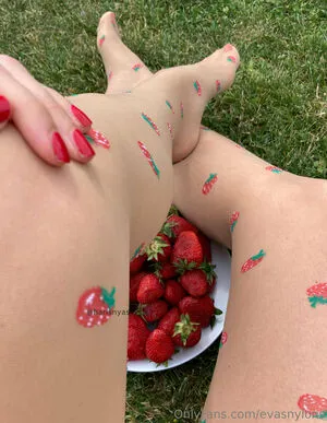 Evasnylons OnlyFans Leaked Free Thumbnail Picture - #GIrkuuYsAt