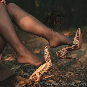 Evasnylons OnlyFans Leaked Free Thumbnail Picture - #PsEGRMIbcP
