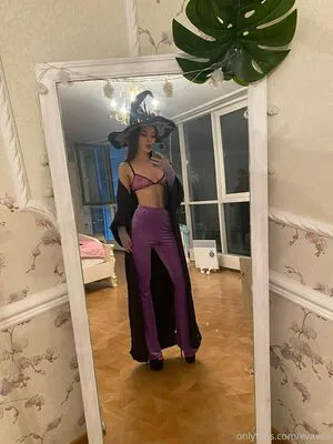 Evavee OnlyFans Leaked Free Thumbnail Picture - #e5V9Fka9EE
