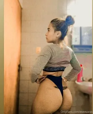 Evee Varas OnlyFans Leaked Free Thumbnail Picture - #HhvgeMpeiI