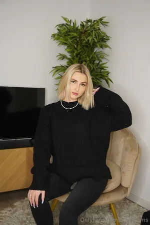 Evelin Ru OnlyFans Leaked Free Thumbnail Picture - #flashVTfSD