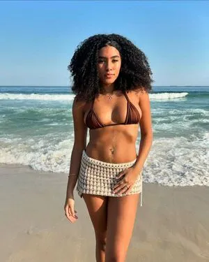 Evellyn Vascs OnlyFans Leaked Free Thumbnail Picture - #AVO6bF995b