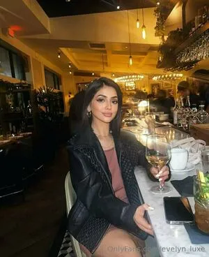 Evelyn Luxe OnlyFans Leaked Free Thumbnail Picture - #dpCYheueTM
