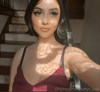 Evelyn Luxe OnlyFans Leaked Free Thumbnail Picture - #fzNDLKSG5A