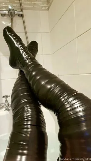 Evelyndoll OnlyFans Leaked Free Thumbnail Picture - #7gEgHhh8nt