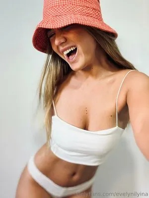 Evelynilyina OnlyFans Leaked Free Thumbnail Picture - #URHf118AsL