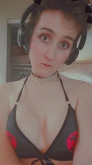 Evermoore24 OnlyFans Leaked Free Thumbnail Picture - #0GDzNuVvNG