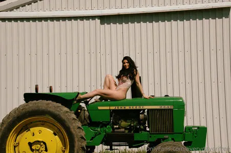 Everydayerii OnlyFans Leaked Free Thumbnail Picture - #9HdRb71NK8