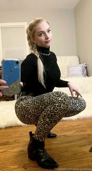 Evie Summers OnlyFans Leaked Free Thumbnail Picture - #golRixenN9