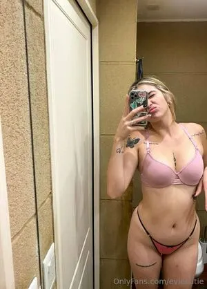 Eviecutie OnlyFans Leaked Free Thumbnail Picture - #2Sc5piBZ9O