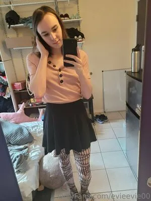 Evieevie00 OnlyFans Leaked Free Thumbnail Picture - #36ljnyQkEW