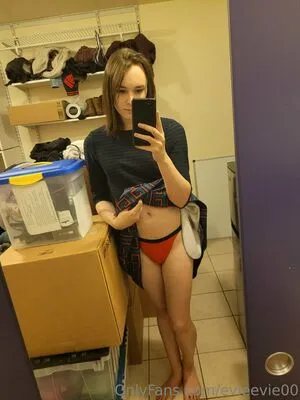 Evieevie00 OnlyFans Leaked Free Thumbnail Picture - #z5eWfjrrej