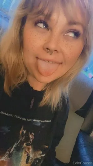 Eviegracex OnlyFans Leaked Free Thumbnail Picture - #Oxuxmod9ux