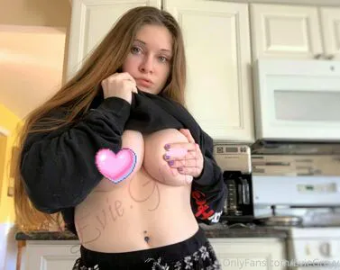 Eviegreyy OnlyFans Leaked Free Thumbnail Picture - #lO5FHN3q60