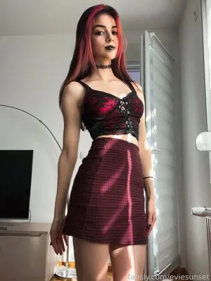Eviesunset OnlyFans Leaked Free Thumbnail Picture - #p4N0UgFzaO