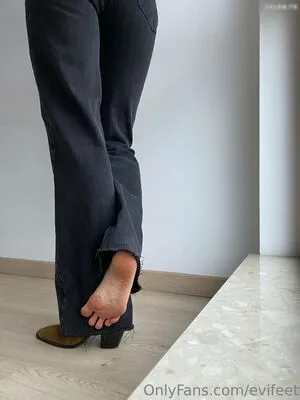 Evifeet OnlyFans Leaked Free Thumbnail Picture - #c5fvpEXRas