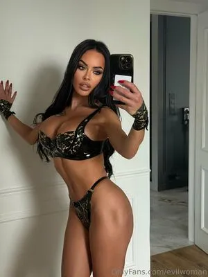 Evil Woman OnlyFans Leaked Free Thumbnail Picture - #9x0Khxih7k