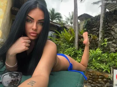 Evil Woman OnlyFans Leaked Free Thumbnail Picture - #L6px69506C