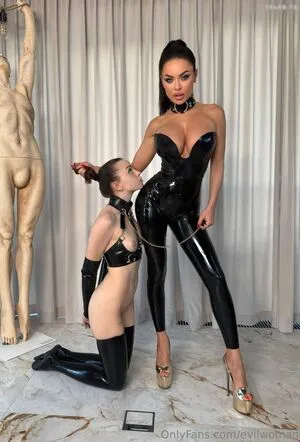 Evil Woman OnlyFans Leaked Free Thumbnail Picture - #PmHICvzUEW
