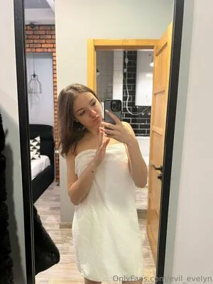 Evillevelyne OnlyFans Leaked Free Thumbnail Picture - #1g6U00v3f6