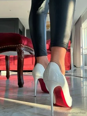 Evilwomanfree OnlyFans Leaked Free Thumbnail Picture - #2ILhpaGCfj