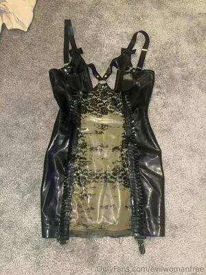 Evilwomanfree OnlyFans Leaked Free Thumbnail Picture - #ABqpox13it