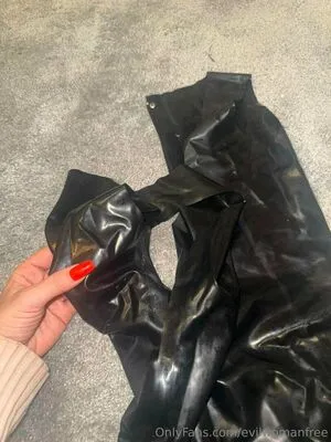 Evilwomanfree OnlyFans Leaked Free Thumbnail Picture - #KLWiH4OOIb