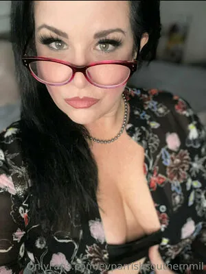 Evparrishsouthernmil OnlyFans Leaked Free Thumbnail Picture - #lrcoyPWL9H