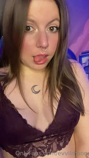 Evvilmoon OnlyFans Leaked Free Thumbnail Picture - #A8KdUh1di2