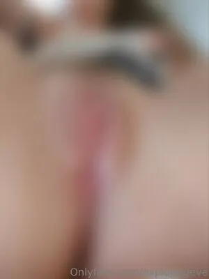 Exploringeveisme OnlyFans Leaked Free Thumbnail Picture - #SDFDOpaa72
