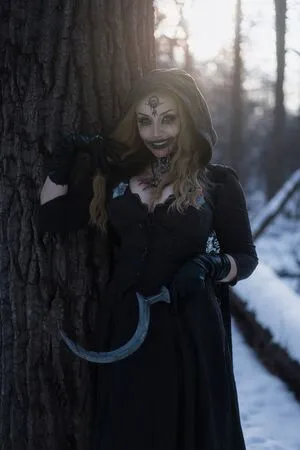Ezy Summers Cosplay OnlyFans Leaked Free Thumbnail Picture - #MIAw5zNTo3