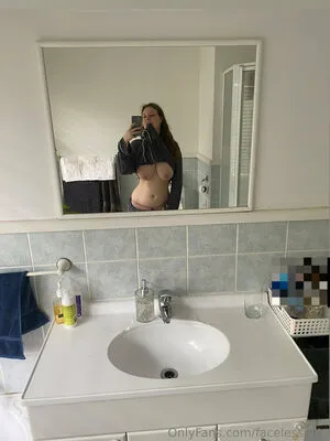 Faceless Tits OnlyFans Leaked Free Thumbnail Picture - #U7P24bmFae