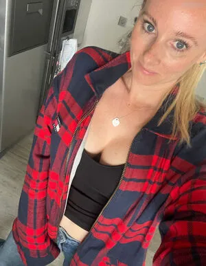 Facialize Me OnlyFans Leaked Free Thumbnail Picture - #YPlh8voYUA