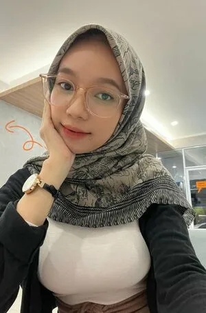 Fadhilahrzk OnlyFans Leaked Free Thumbnail Picture - #jzzek2Etny