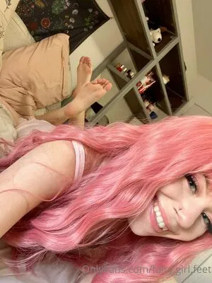 Fairy Girl Feet OnlyFans Leaked Free Thumbnail Picture - #Sk8OHO9McZ
