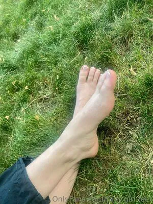 Fairy Girl Feet OnlyFans Leaked Free Thumbnail Picture - #s9C1qFq7PG