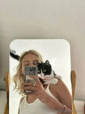 Fairyylilly OnlyFans Leaked Free Thumbnail Picture - #doFIYlNWyn