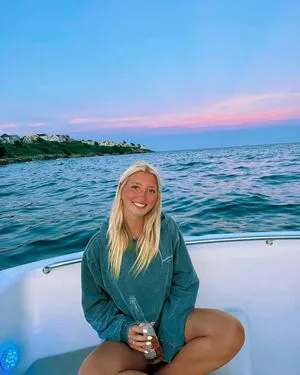 Falynreilly OnlyFans Leaked Free Thumbnail Picture - #EkeXfc5OeC