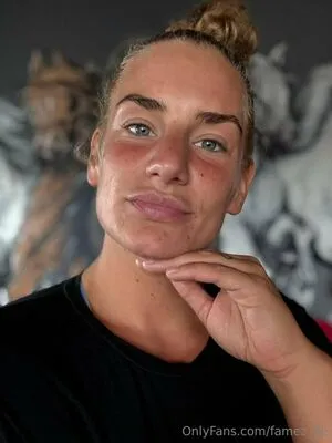 Famez De OnlyFans Leaked Free Thumbnail Picture - #EXPWVytHd4