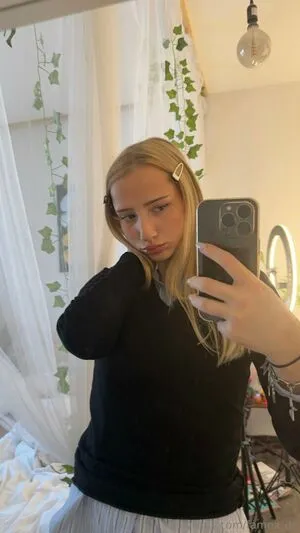Famez De OnlyFans Leaked Free Thumbnail Picture - #HDGPJudQPN