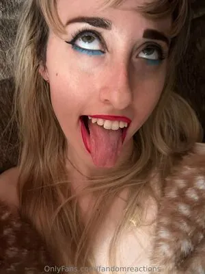 FandomReactions OnlyFans Leaked Free Thumbnail Picture - #3JvPL9AxD0